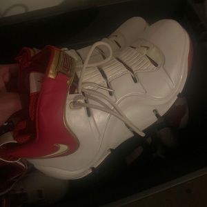 Lebron 4’s